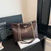 Bolso Tote de Gran Capacidad con Patrón Tejido de Alto Valor, Bolso de Moda para Mujer, Nuevo Estilo Primavera 2026, Bolso de Hombro Versátil Simple y Moderno
