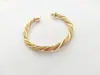 Pulsera Chapada en Oro de Diseño de Nicho Europeo y Americano para Mujer, Pulsera Abierta Tejida a Mano de Imitación Oro Joyería al por Mayor