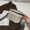 Bolso de Mujer de Moda Estilo Coreano 2025 Nueva Moda Bandolera de Cintura con Correa Ancha Remaches Texturizados y Borlas Bolso de Pecho para Mujer
