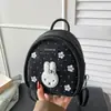 Mochila de Moda de Verano 2026 con Bordado de Conejo Lindo de Dibujos Animados, de Alto Valor, Simple y Versátil