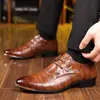 Zapatos de vestir de cuero para hombre, talla grande transfronteriza, nuevo estilo de comercio exterior, zapatos de cuero con cordones puntiagudos para hombre, zapatos de cuero casual personalizados al por mayor