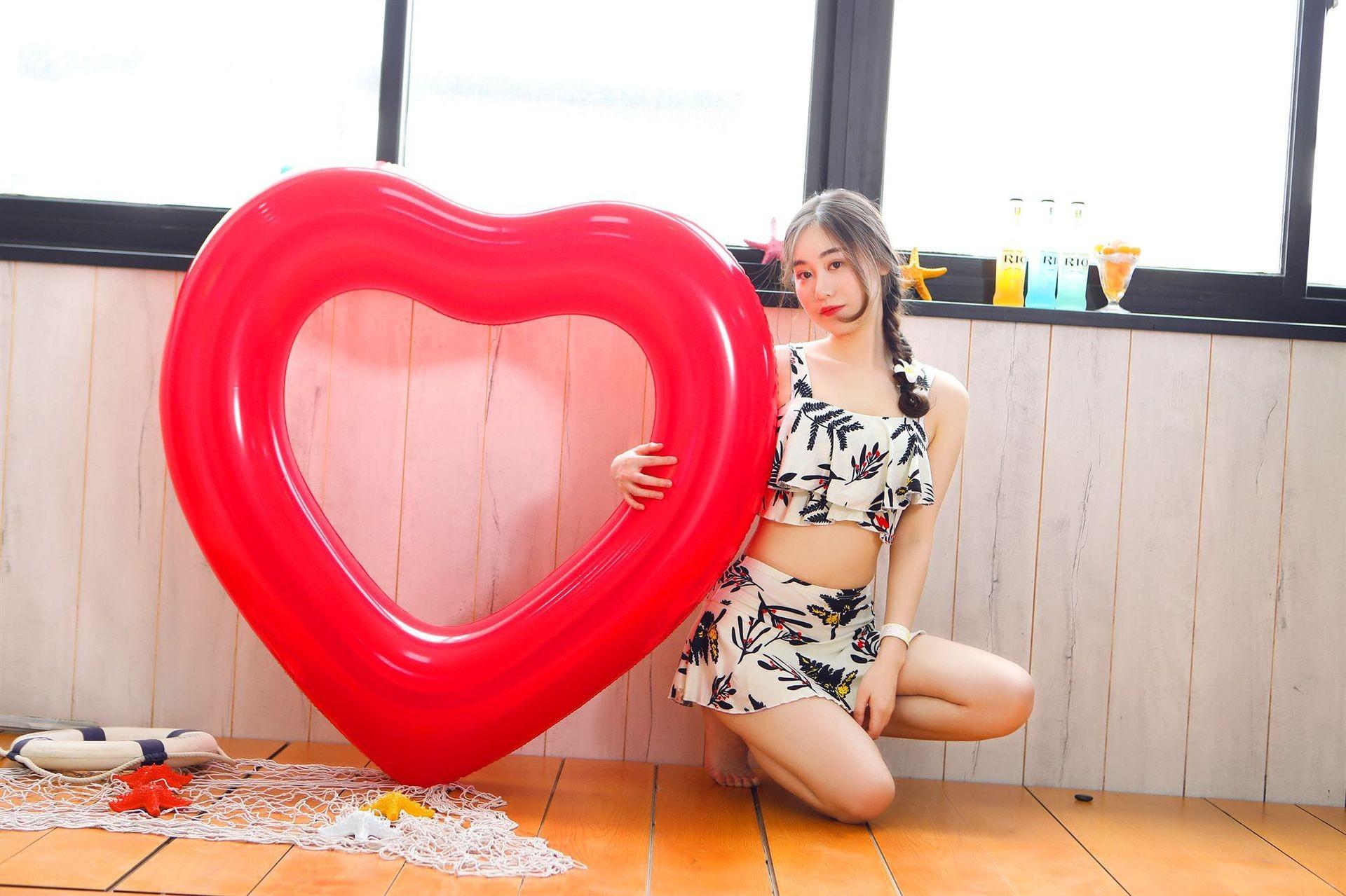 10680832864_620309796