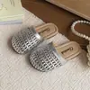 Pantuflas Infantiles Semiabiertas 2026 Verano Nuevos Zapatos Casuales Transpirables Huecos para Niñas Sandalias de Playa Suela Suave para Niña Pequeña