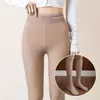 Medias cortas de mujer transparentes con una sensación ligera y transpirable, perfectas para primavera y otoño, disponibles en color nude