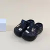 Tamancos Femininos com Sensação Macia e Acolchoada para o Verão, Adequados para Uso Externo, Antiderrapantes, Biqueira Fechada, Uso Duplo, Sapatos de Plataforma com Solado Grosso, Aumentadores de Altura
