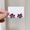 Aretes de flor morada con goteo de aceite, frescos y elegantes, estilo francés, suaves, de lujo ligero, a la moda, aretes de alta gama en el color que se muestra en la imagen