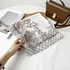 Bufanda de Algodón Lino Seda Espiga de Moda y Versátil con Estampado de Cadena de Alta Gama, Bufanda Decorativa para Cuello, Bufanda para Mujer al por Mayor