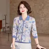 Nueva moda de otoño para madres: Blusa de manga larga con cuello, camisa base de algodón tejida para mujeres de mediana edad y mayores de 60 años