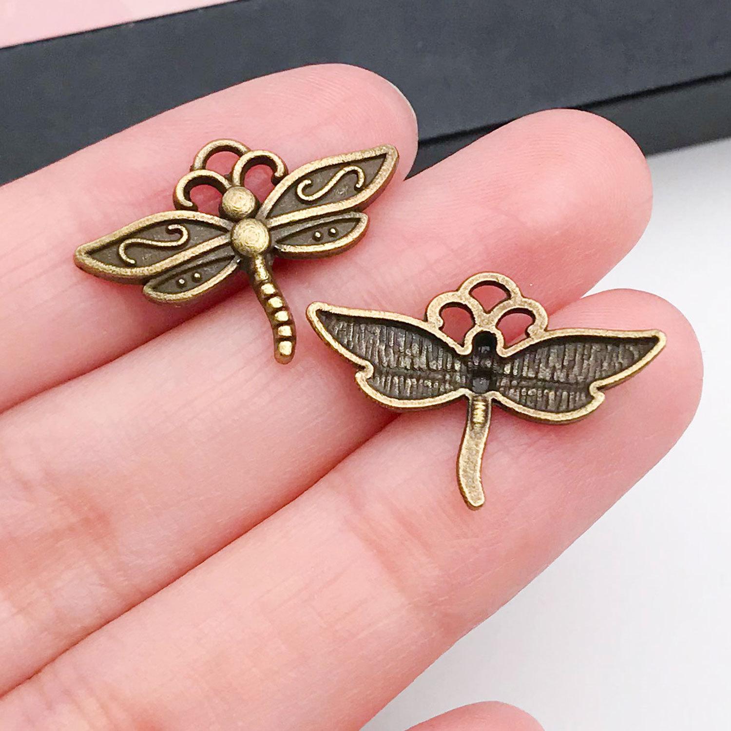 20153-X-古青锌合金昆虫蜻蜓22x16mm-0.9g