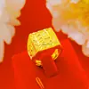 Anel Grande Masculino Novo Estilo com Símbolo da Sorte, Estilo Fashion de Celebridade da Internet, Cobre Banhado a Ouro, Banhado a Ouro 24K, Anel Ousado, Atacado do Fabricante