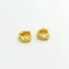 Pendiente de Oreja Retorcido Simple Popular en Internet Hebilla Pequeña para Oreja Pendientes Retro de Oro Mate Pendientes para Mujer Qingdao Pendientes al por Mayor
