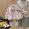 Sudadera con volantes y estampado de gato para niña, elegante, para niña pequeña, moda nueva de otoño e invierno, pantalones casuales de lunares, top de manga larga, moderno