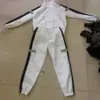 Saco negro casual con capucha estilo coreano pantalones normales manga larga traje deportivo casual para hombre