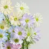 Flores artificiales para boda 4 cabezas crisantemo de verano decoración de salón de bodas arreglo floral ramo de margaritas pequeñas tacto realista multicolor decoración del hogar