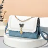 Bolso Cruzado Sencillo de Color Contrastante con Cadena, Bolso de Corazón Bordado de Mickey para Mujer, Nuevo Modelo 2026, Bolso de Hombro de Lujo Ligero de Alta Gama