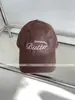Gorra de Béisbol Roja Estilo Coreano para Mujer, Nuevo Modelo Primavera/Verano, Estilo Pareja, Adelgazante de Rostro, Versátil, Visera Grande, Corona Suave, Protector Solar, Gorra de Béisbol para Hombre