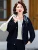 Conjunto de dos piezas de moda con capucha para mujeres de mediana edad y mayores, nuevo atuendo de otoño para madres, top casual elegante