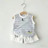 Conjunto casual de pantalones cortos y chaleco sin mangas para niños, nuevo conjunto de dos piezas a rayas de algodón puro bordado de dibujos animados para niños de verano