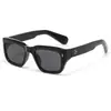 Moda Europea y Americana 2026 Nuevo Estilo Gafas de Sol Cuadradas con Tachuelas Estilo Callejero Versátiles de Moda Gafas de Sol de Personalidad para Mujer