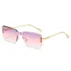 2025 transfronterizos nuevos gafas de sol cuadradas sin montura moda personalidad diseño cuadrado simple gafas de sol versátiles europeas y americanas