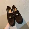 Versão em couro~Sapatos mocassins de sola grossa com padrão de moedas para mulheres, design único, estilo britânico vintage, salto grosso, bico redondo