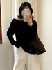 Elegante blusa de tricô ombro a ombro, plus size, para o outono de 2026, projetada para um visual slim e elegante, perfeita como peça básica estilo francês.. 25178