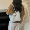 Bolso de mano de gran capacidad para mujer, nuevo de verano 2026 versión coreana, bolso simple de hombro para debajo del brazo, bolsa de mano casual para el día a día