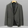 Terno Casual Masculino 2026 Outono/Inverno Estilo Chinês Relevo Luxo Leve Blazer Único para Jovens e Meia-Idade Moda Casual Jaqueta Tendência