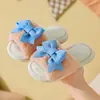 Pantuflas de Algodón para Niñas Lazo Simple Cola de Golondrina Cálidas de Invierno 2025 Nuevas Felpa Suave Fondo Antideslizante Pantuflas de Algodón Forradas de Felpa