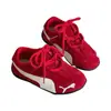 Tênis versáteis infantis estilo coreano, modelos primavera e outono 2026, sapatos esportivos para meninas, tênis de cano baixo, tênis leves para treinamento para crianças maiores