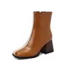 Botas de Motociclista Cuadradas con Combinación de Colores Estilo Europeo y Americano con Cremallera Lateral Botas de Moda Botines de Tacón Grueso Zapatos de Mujer 40-48 Botas de Comercio Exterior