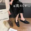 Pantuflas peludas de exterior con hebilla metálica y punta cuadrada 2026 otoño e invierno nuevo estilo cálidas cómodas planas de suela plana cerradas de algodón