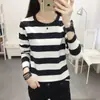 Camiseta de manga larga a rayas talla grande para mujer 2024 Nueva camiseta Primavera y Otoño Top holgado adelgazante Camisa base para madre