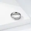 Anillo Qianfeng de Acero de Titanio Nuevo Europeo y Americano Incrustado de Diamantes para Mujer, Joyería de Lujo Ligero de Nicho, Anillo de Cola Completamente Diamantado que No se Desvanece