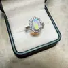 Anillo de Ópalo Natural Plata de Ley 925 Incrustado con Circonita Ópalo Exquisito de Moda Anillo Abierto Fresco y Popular