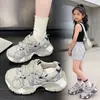 Zapatos Deportivos para Niñas 2026 Primavera/Otoño Estilo Nuevo Zapatos Casuales Blancos para Niñas Zapatos Transpirables con Panel de Malla Zapatos para Correr para Niños