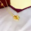 Collar con Colgante Redondo de Doble Anillo Dorado Versión Alta V para Mujer Chapado en Oro Rosa 18K Moda Exquisita Lujo Ligero Sensación de Alta Gama Cadena de Clavícula Transfronteriza
