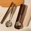 Madera de Ala de Pollo Color Caramelo ~ Palillos y Cucharas con Mango de Madera de Estilo Retro para que los Estudiantes Lleven su Propio Set de Vajilla Portátil al Salir