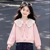 Conjunto de Pantalones de Mezclilla Modernos y Top Versátil de Manga Larga Lindo y Dulce para Niñas, Colección Primavera y Otoño 2026, con Diseño Estilo Coreano