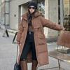 Abrigo Largo de Plumas para Mujer de Pinghu, Nuevo Estilo Invierno 2026, Hasta la Rodilla, Corte Holgado, Cálido, Elegante, Chaqueta Acolchada con Ceñidor en la Cintura