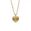 Moda Retro Europea y Americana Lujo Accesible Collar de Corazón para Mujer Chapado en Oro de 18K Acero Inoxidable Collar Rayado Joyería al por Mayor