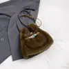 Bolso de Mano de Felpa Moda Otoño Invierno Transfronterizo 2026 Nuevo Super Caliente Versátil Bolso de Hombro Simple Gran Capacidad Bolso Cruzado