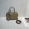 Bolsa Tote Original de Couro de Fábrica 2025 Nova Bolsa Boston Almofada de Couro de Vaca de Camada Superior Bolsa de Mão de Alta Moda para o Dia a Dia
