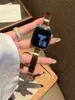 Pulseira de Metal Curva com Padrão Lichia e Couro Oleado Adequada para Apple Watch