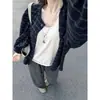 Cardigã listrado retrô estilo coreano para mulheres, macio e confortável, de caimento solto, com design de ombro caído, mangas compridas e um visual casual e descontraído