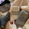 Calcetines de Lana Estilo Fair Isle para Mujer Calcetines de Media Pantorrilla Estilo Otoño/Invierno Engrosados Con Felpa Cálida Felpa Estilo Coreano Calcetines Largos de Invierno