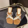 Sandalias de Playa con Tira Fina y Pedrería 2026 Nuevas Chanclas de Vacaciones de Verano para Mujer