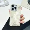 Funda de Marca Moderna con Diseño de Cruz Adecuada para Teléfono Apple 16 Pro Max, 15 Pro Cubierta Protectora Suave con Textura de Cuero, 17 Air Chrome Hearts