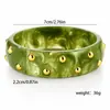 Colección irregular de moda europea y americana de pulseras de resina con tachuelas para mujer, pulseras de moda europeas y americanas personalizadas y exageradas al por mayor