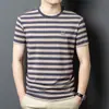 2025 Verão Listrada Moda Casual Manga Curta Camiseta Masculina Solta Fina Gola Redonda Meia Manga Camiseta Top Masculino Dropshipping